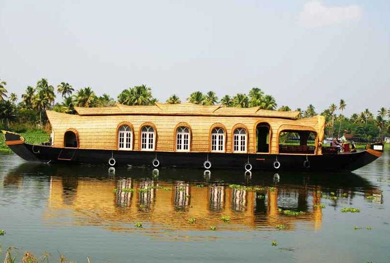 alleppey - Honeymoon Places for Couples in Kerala